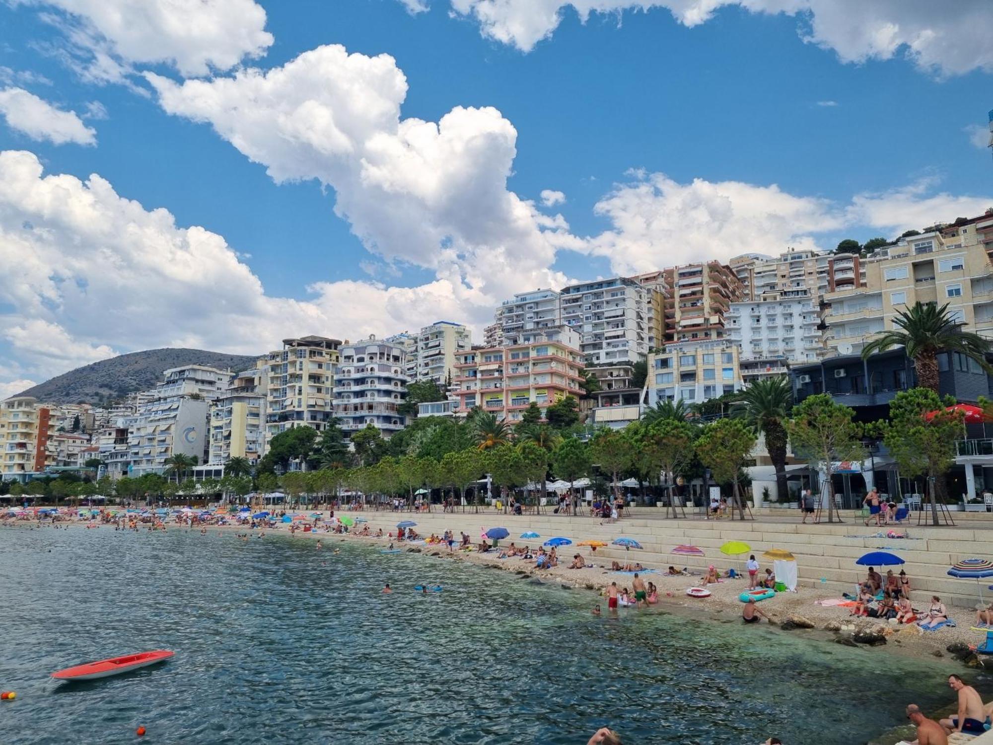Andi Apartment Sarandë Exteriör bild