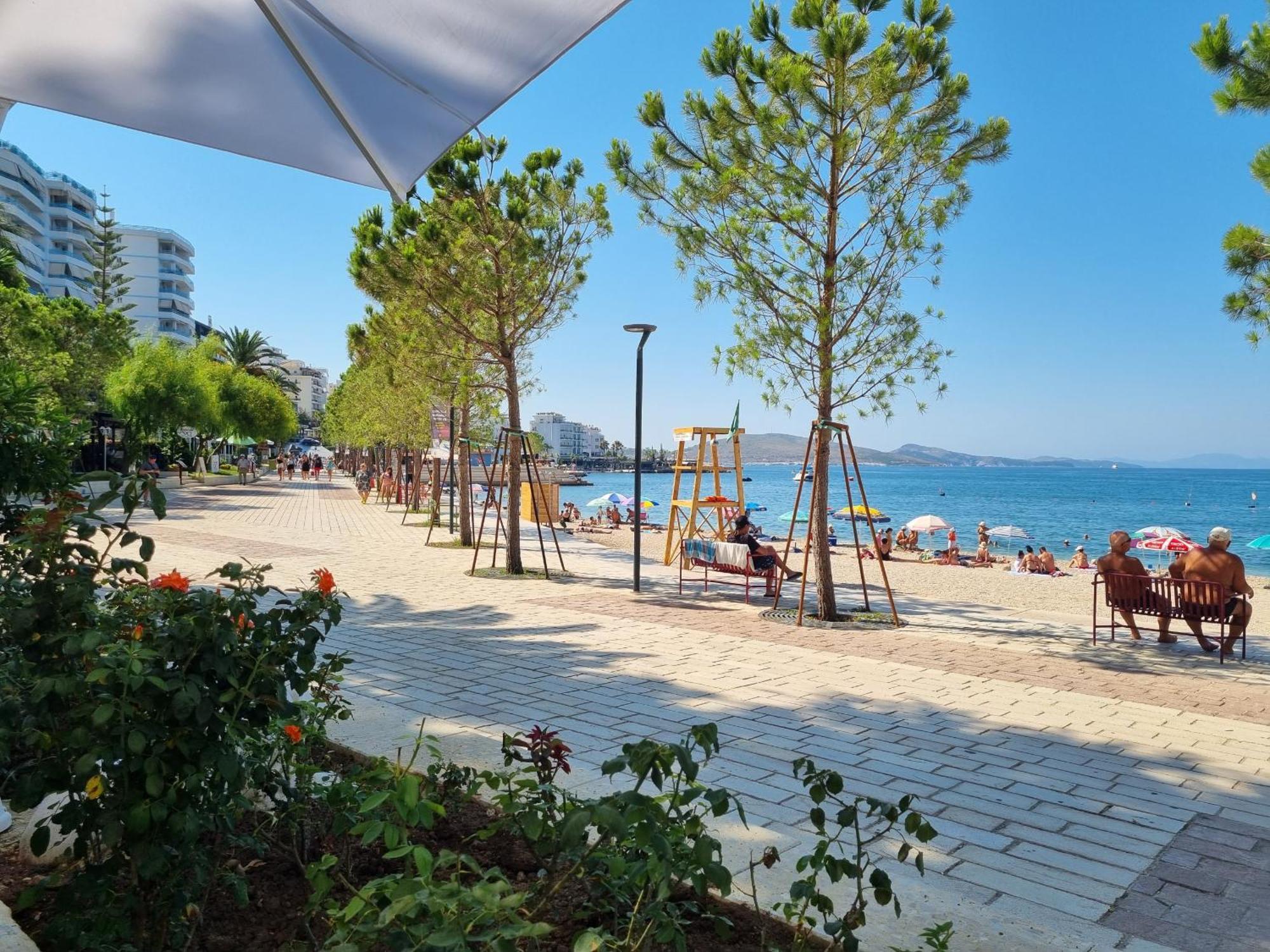 Andi Apartment Sarandë Exteriör bild