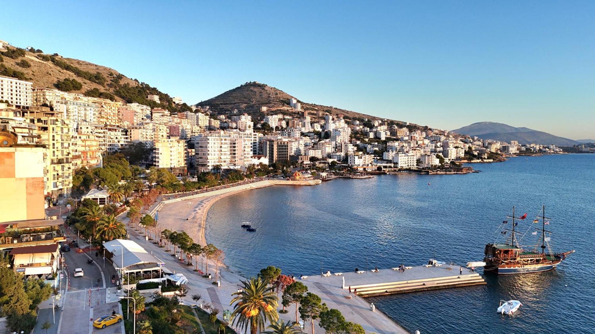 Andi Apartment Sarandë Exteriör bild